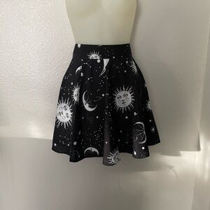 Romwe Black Celestial Moon Print Skirt Size M